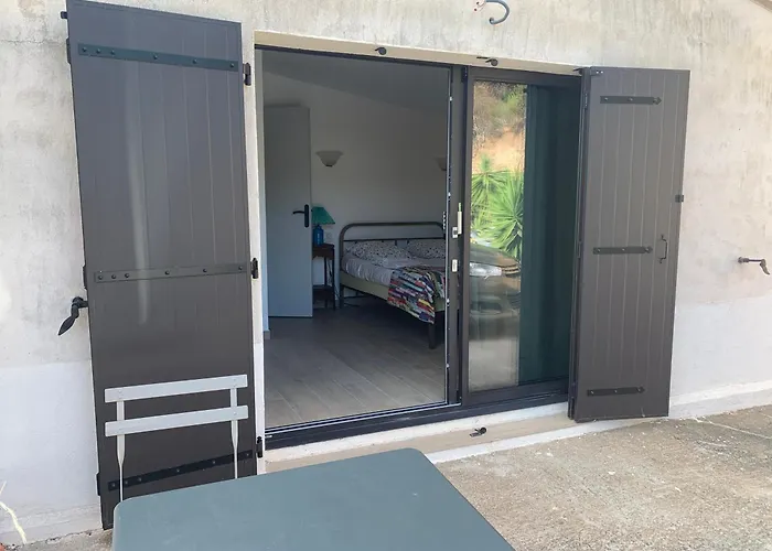 Independante Dans Bord De